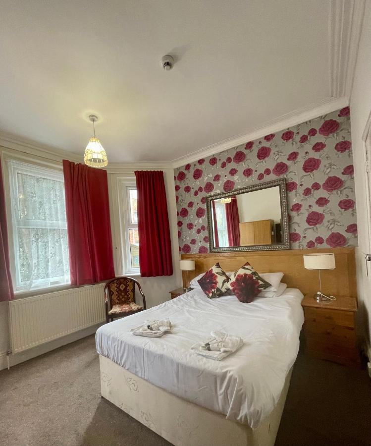The Lodge Bornemouth Extérieur photo